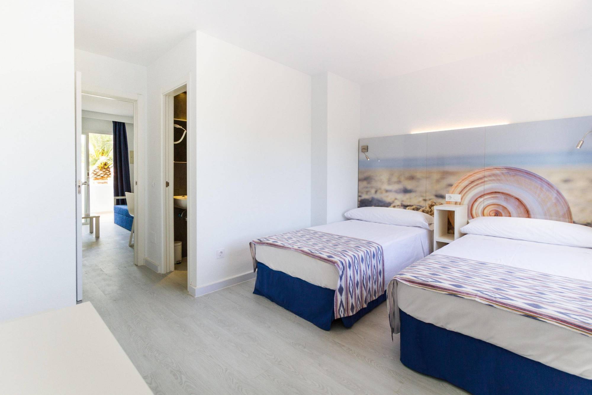 Jutlandia Family Resort Santa Ponsa Exterior photo